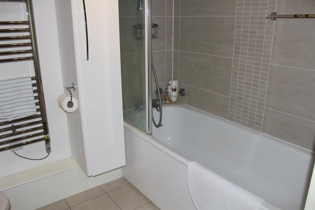 1 Bedrooms Flat, 