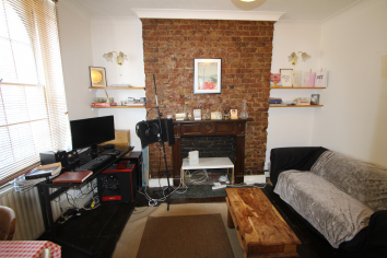 2 Bedrooms Flat, 